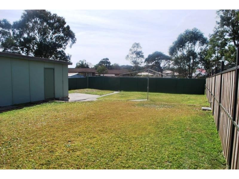 13 James Rd, Toukley NSW 2263