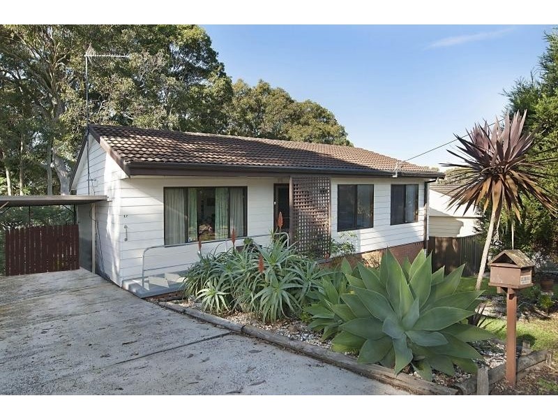 17  Taminga  Rd, Gorokan NSW 2263