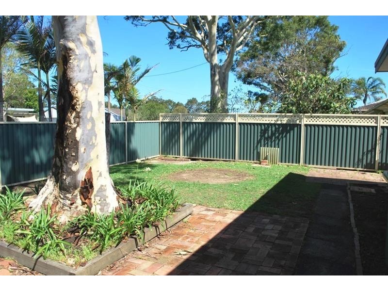 43 Minnamurra Rd, Gorokan NSW 2263