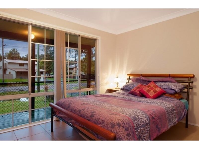 359 Tuggerawong Rd, Tuggerawong NSW 2259