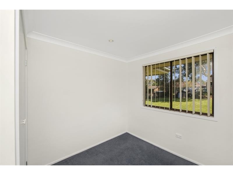 8 Morcombe Cl, Gorokan NSW 2263
