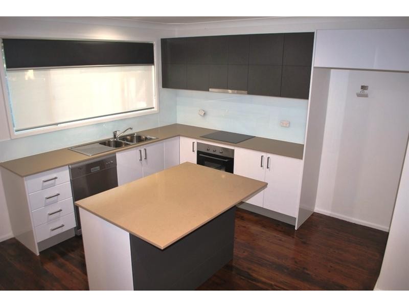 3 Marks Rd, Gorokan NSW 2263