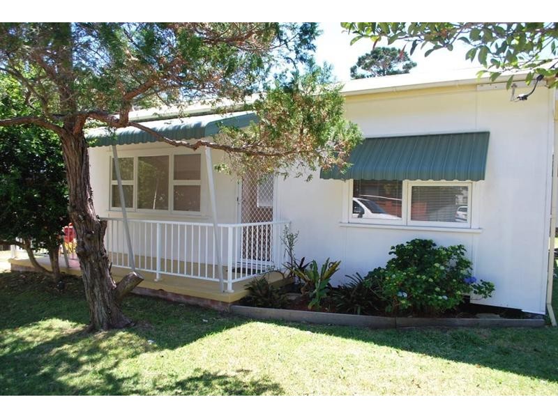 10 Fifth Ave, Toukley NSW 2263