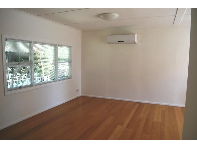 10 Fifth Ave, Toukley NSW 2263