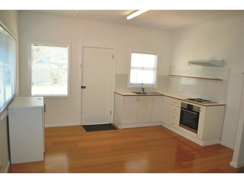 10 Fifth Ave, Toukley NSW 2263