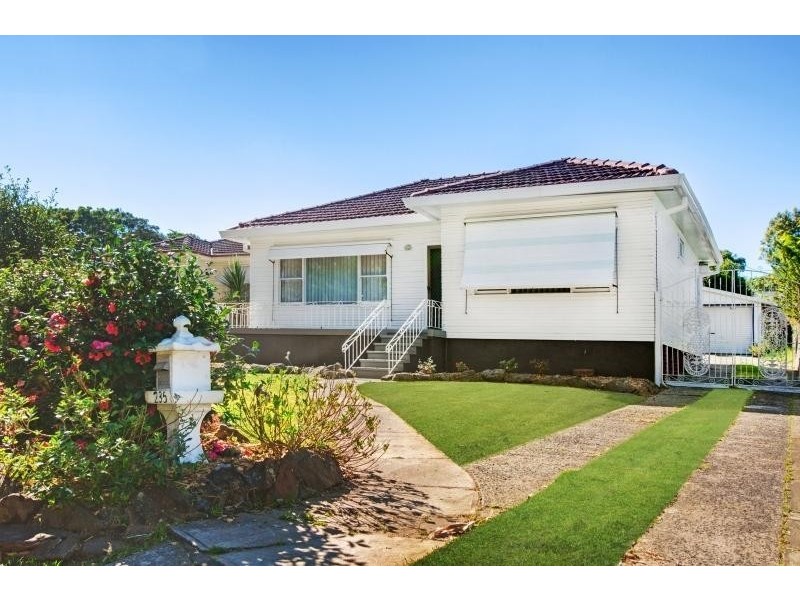 235 Pollock Ave, Wyong NSW 2259