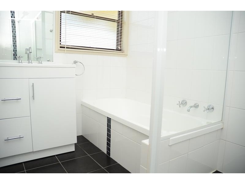 67 Gorokan Dr, Lake Haven NSW 2263