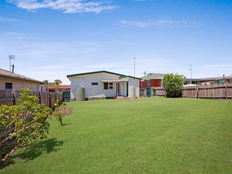 30 Beachcomber Pde, Toukley NSW 2263