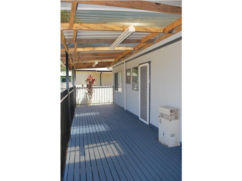 16 Merrendale Ave, Gorokan NSW 2263