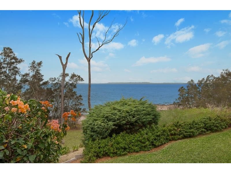 130 Tuggerawong Rd, Wyongah NSW 2259