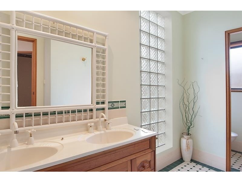 130 Tuggerawong Rd, Wyongah NSW 2259