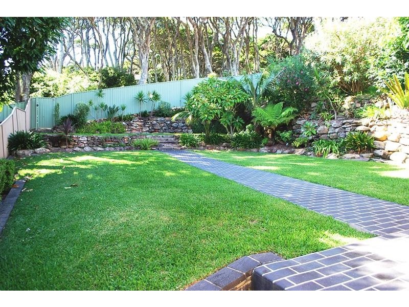 6 Bald St, Norah Head NSW 2263