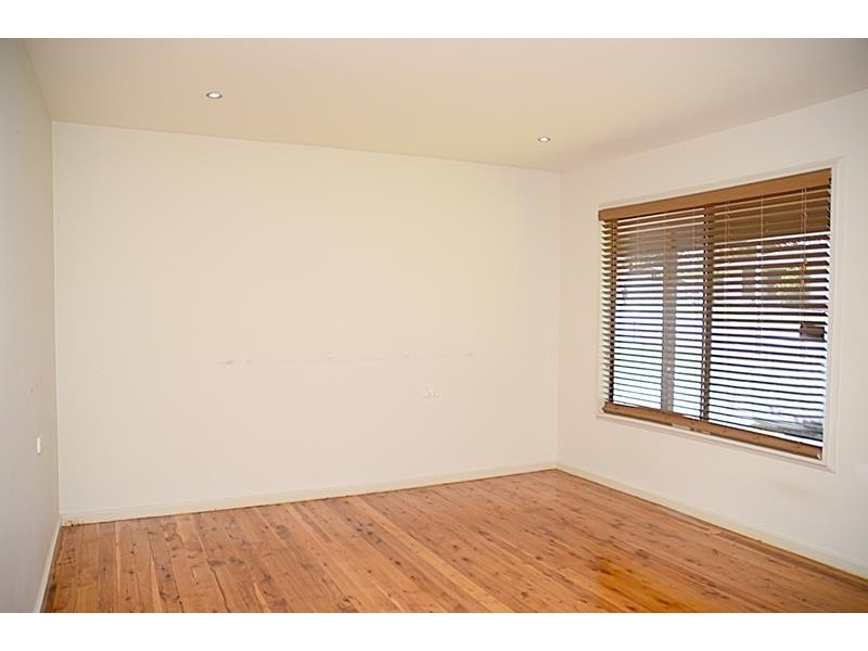 67 Gorokan Dr, Lake Haven NSW 2263