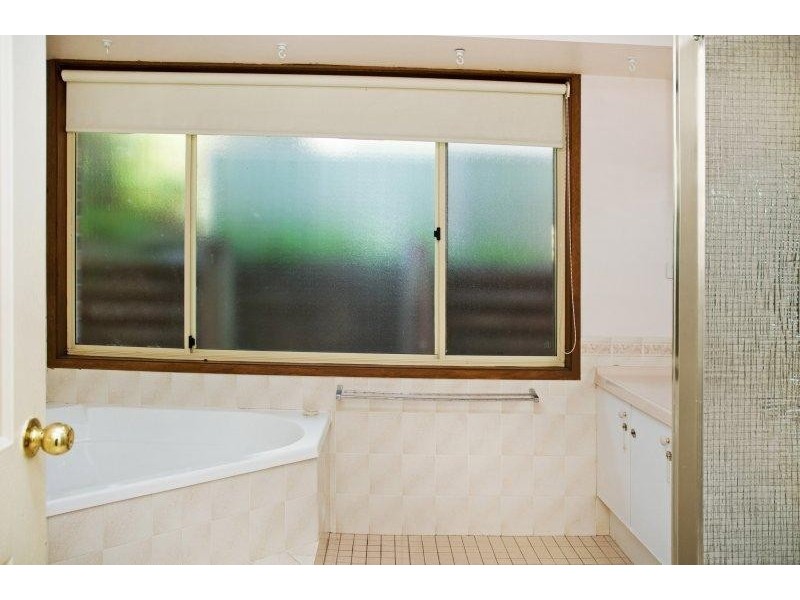 7 Eliot St, Mannering Park NSW 2259