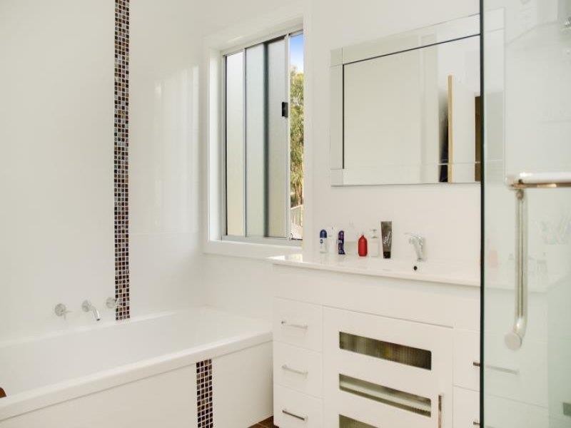 68 Arlington St, Gorokan NSW 2263