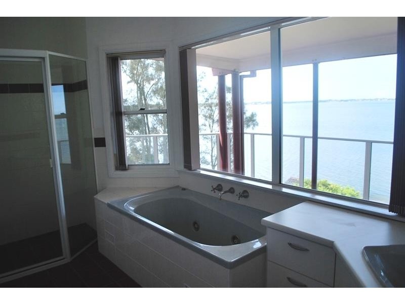 100 Tuggerawong Rd, Wyongah NSW 2259