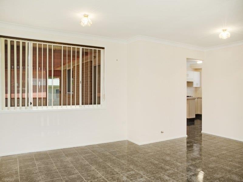 8 Bishop St, Lake Haven NSW 2263