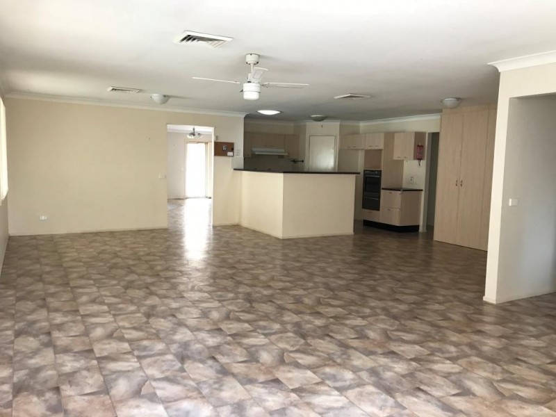 10 Greybox Cl, Hamlyn Terrace NSW 2259