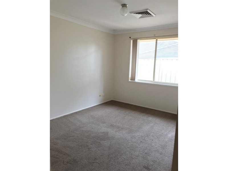 10 Greybox Cl, Hamlyn Terrace NSW 2259