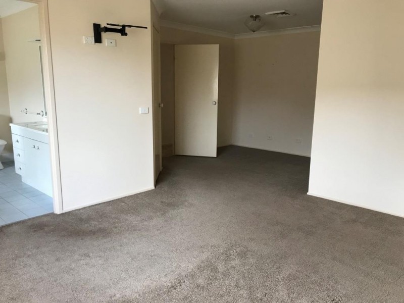 10 Greybox Cl, Hamlyn Terrace NSW 2259