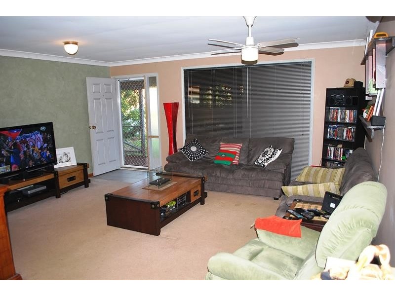 9 Restlea Ave, Charmhaven NSW 2263