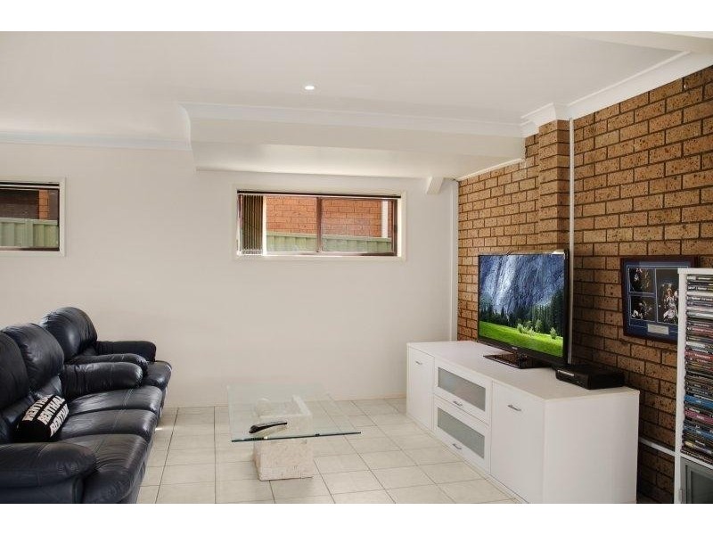 51 Charmhaven Ave, Charmhaven NSW 2263