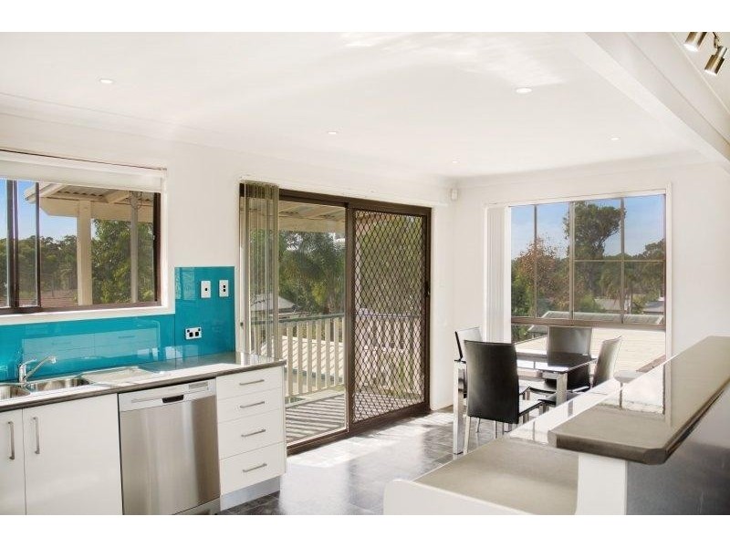 51 Charmhaven Ave, Charmhaven NSW 2263