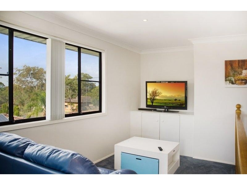 51 Charmhaven Ave, Charmhaven NSW 2263