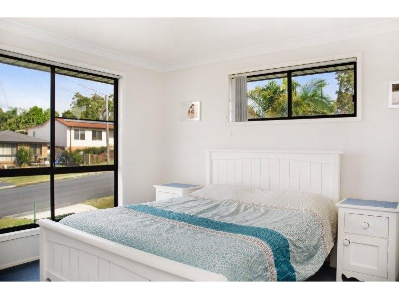 51 Charmhaven Ave, Charmhaven NSW 2263