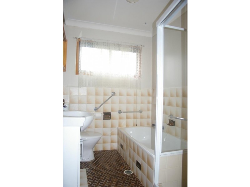 46 Westbrook Pde, Gorokan NSW 2263