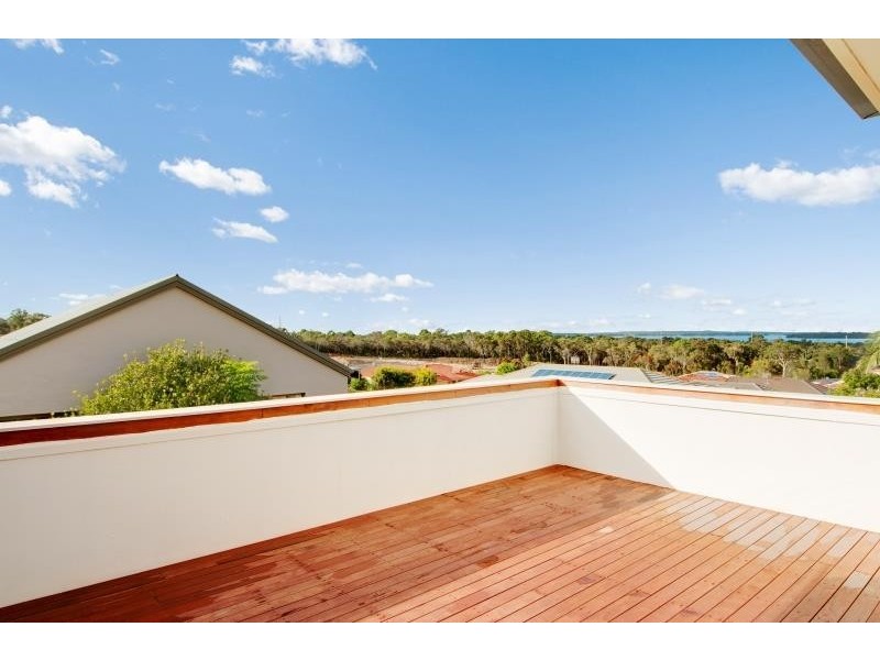 79 St Lawrence Ave, Blue Haven NSW 2262