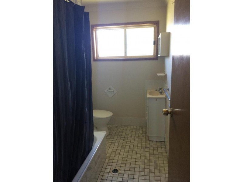 30b Alice Pde, Toukley NSW 2263