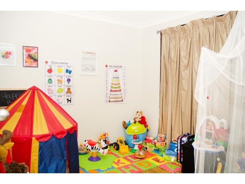 5 Kathryn Cl, Kanwal NSW 2259