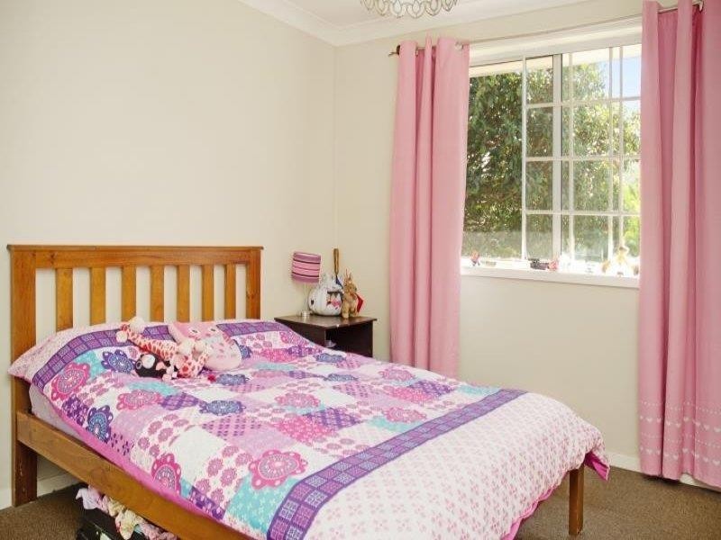 6 Conden Pl, Canton Beach NSW 2263