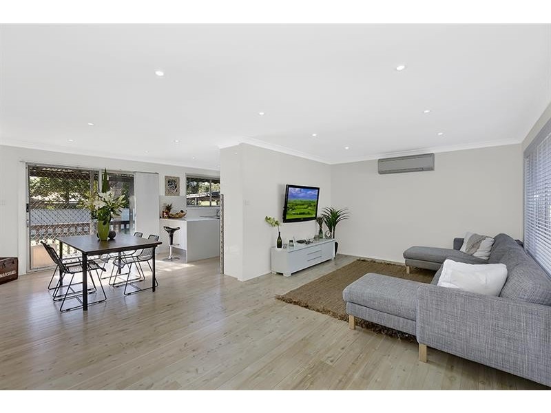 22 Malana  Ave, Bateau Bay NSW 2261