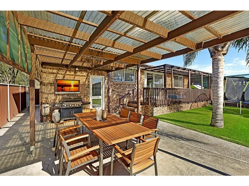 22 Malana  Ave, Bateau Bay NSW 2261