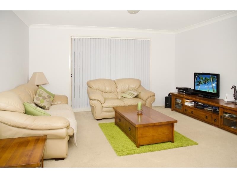 10 Glenlake Ave, Toukley NSW 2263