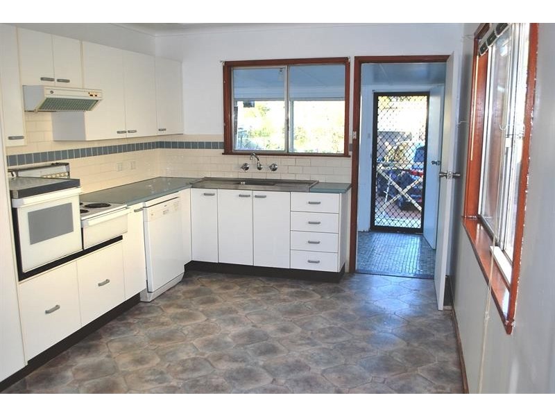 43 Athol St, Toukley NSW 2263