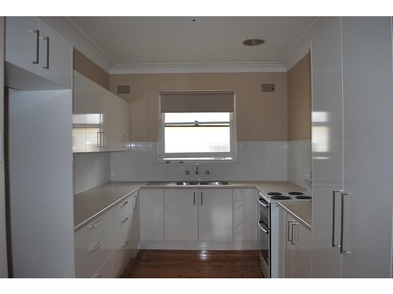 2 Victoria Ave, The Entrance NSW 2261