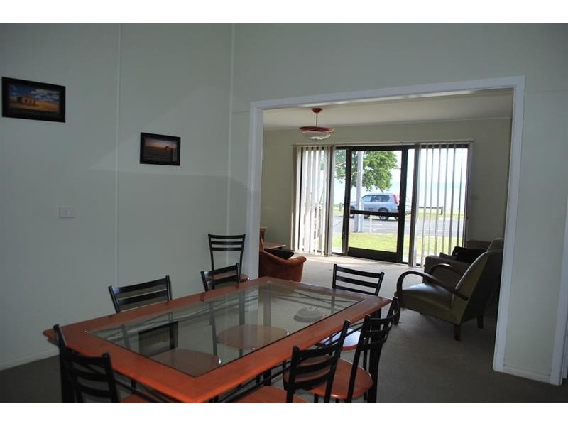 22 Beach Pde, Canton Beach NSW 2263
