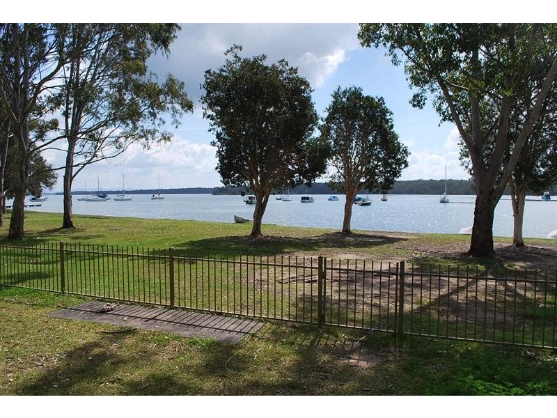 48 Lloyd Ave, Chain Valley Bay NSW 2259