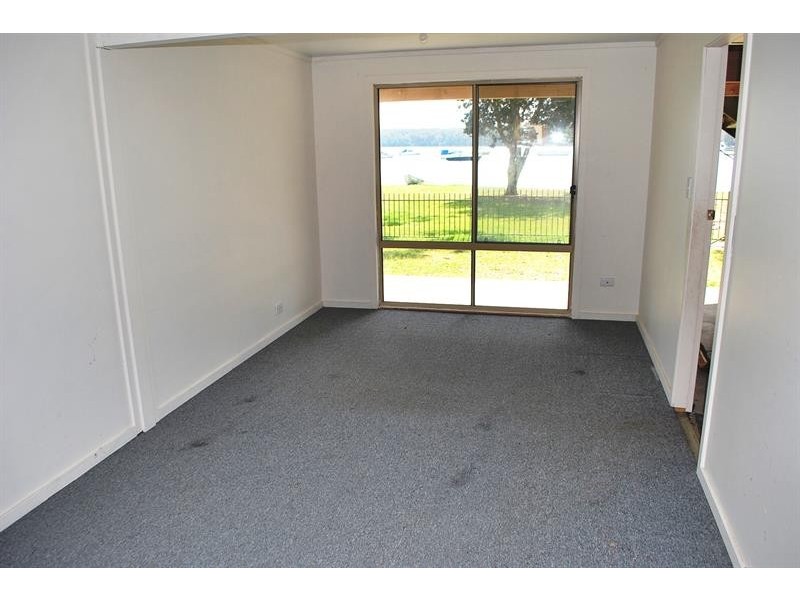 48 Lloyd Ave, Chain Valley Bay NSW 2259