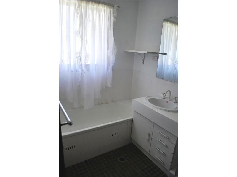 5 Gwenneth Cl, Kanwal NSW 2259