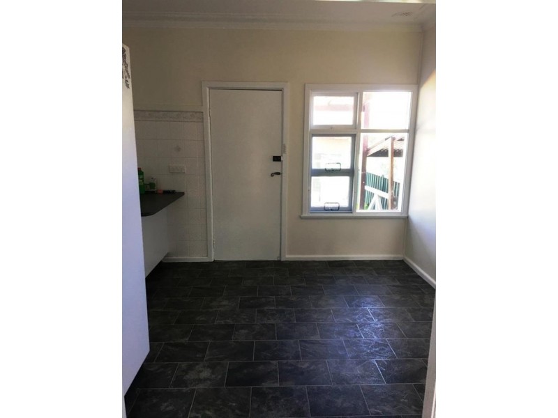 11 Kantara Rd, Canton Beach NSW 2263