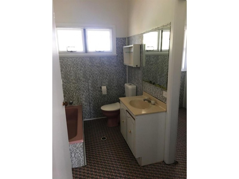 11 Kantara Rd, Canton Beach NSW 2263