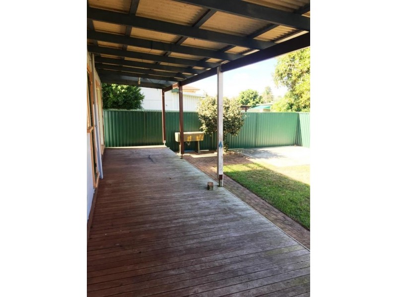 11 Kantara Rd, Canton Beach NSW 2263