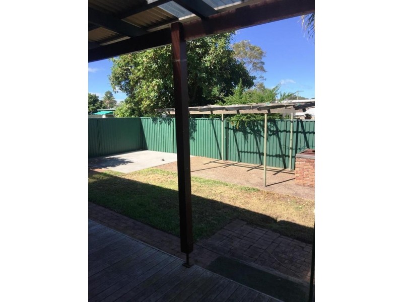 11 Kantara Rd, Canton Beach NSW 2263