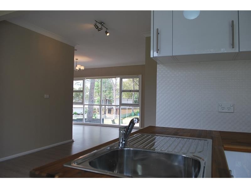 1 Wyreema Ave, Charmhaven NSW 2263