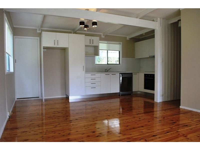 6 Sonoma Rd, Budgewoi NSW 2262