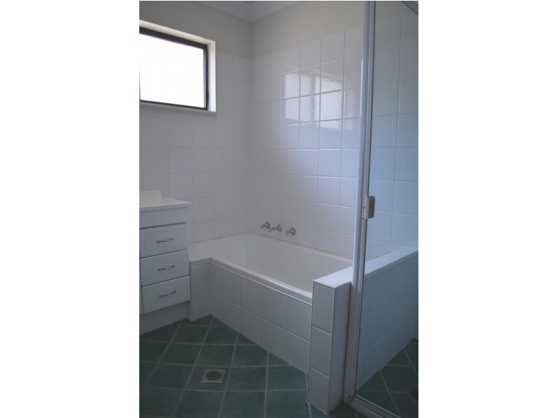 48 Spring Valley Ave, Gorokan NSW 2263